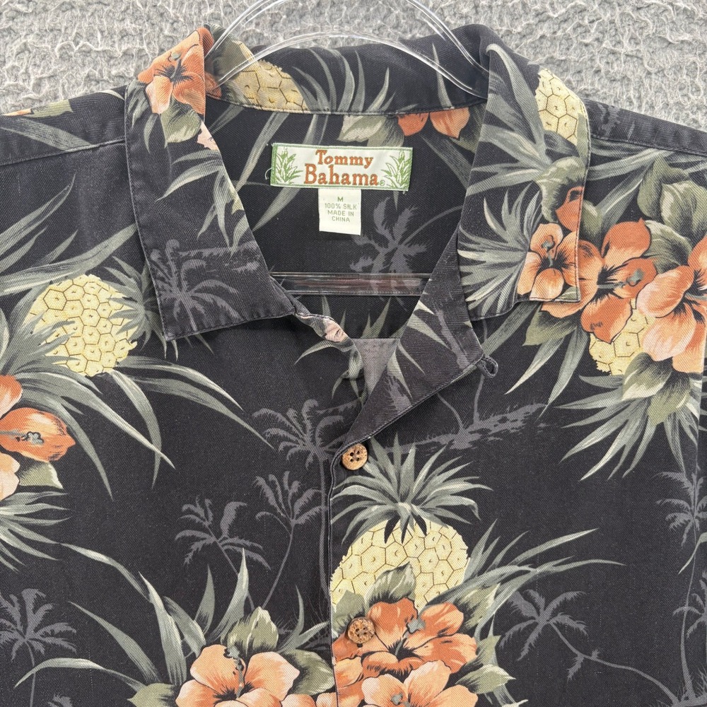 Tommy Bahama Shirt Mens M Black Silk Pineapple‎ Floral Hawaiian Camp Button Up